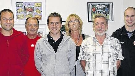 Neue Führung: Nach eineinhalb Jahren gelang es dem SV Obersinn, eine neue Vorstandscrew zu wählen (von links): Christian Weikinger, Rainer Biemüller, Patrick Weismantel, Lydia Hummel, Wolfram Weikinger und Thorsten Weikinger. Neue Führung: Nach eineinhalb Jahren gelang es dem SV Obersinn, eine neue Vorstandscrew zu wählen (von links): Christian Weikinger, Rainer Biemüller, Patrick Weismantel, Lydia Hummel, Wolfram Weikinger und Thorsten Weikinger.