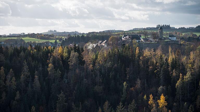 Umstrittenes Frankenwaldbrücken-Projekt       -  Der Landkreis Hof erwartet, dass die Frankenwaldbrücken in den ersten beiden Jahren bis zu 300.000 Besucherinnen und Besucher in die Region locken werden. (Archivbild)