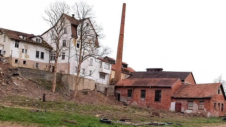 Der Abbruch des ehemaligen Furnierwerkes in Stockheim ist mit Kosten in Höhe von rund 860 000 Euro beziffert. Die Gemeinde kann mit einer staatlichen Förderung von bis zu 80 Prozent rechnen.