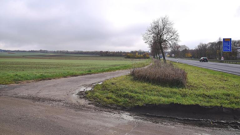 Fast bis zur Autobahn A 70 reicht das künftige Gewerbegebiet südlich von Sennfeld und östlich der Staatsstraße 2272, für das der Gemeinderat den Entwurf zum Bebauungsplan beschloss.