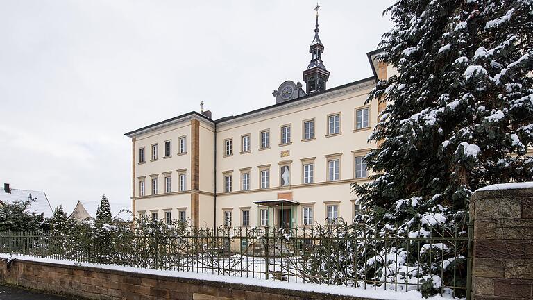 Seit 2017 bewohnt die Gemeinschaft 'Go&amp;Change' das ehemalige Kloster 'Maria Schnee' in Lülsfeld (Lkr. Schweinfurt).