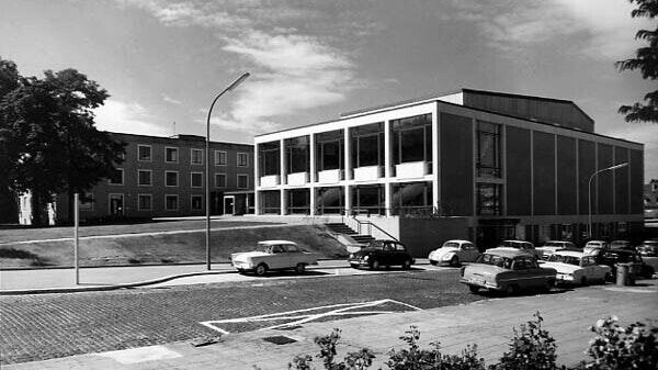 Das Stammgebäude in der Hofstallstraße 1967, damals noch&nbsp;Staatskonservatorium.