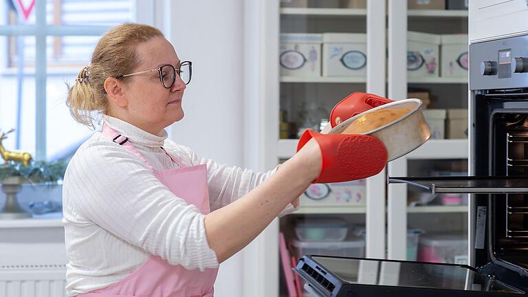 Bei ihrer Arbeit kennt Bärwald keine Kompromisse. Ihr Motto lautet: 'Jedes Detail muss stimmen, ich möchte alles akkurat gestalten'. Bei ihrer Arbeit kennt Bärwald keine Kompromisse. Ihr Motto lautet: 'Jedes Detail muss stimmen, ich möchte alles akkurat gestalten'.