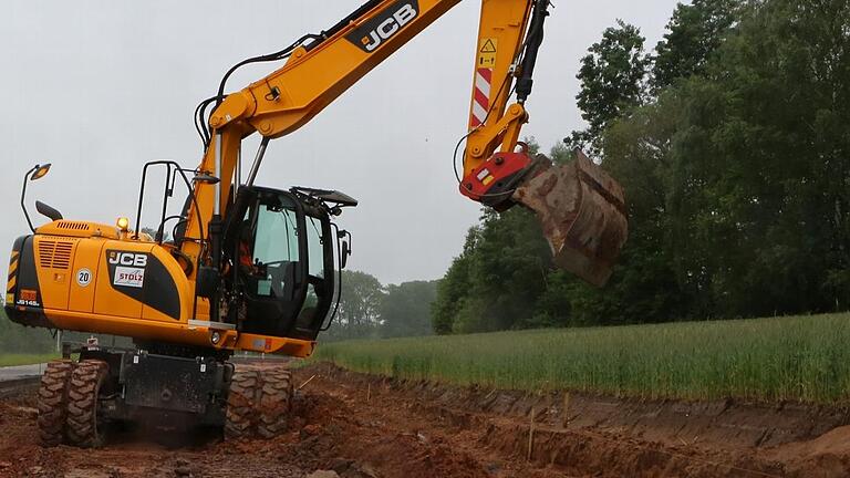 Allein für den Bau von einem Kilometer Bundesstraße werden 87.000 Tonnen Bodenschätze benötigt. Mit der Gewinnung von Sand und Kies, aber auch Basalt sowie Kalk- und Sandstein hat sich der Regionale Planungsausschuss jetzt befasst.       -  Allein für den Bau von einem Kilometer Bundesstraße werden 87.000 Tonnen Bodenschätze benötigt. Mit der Gewinnung von Sand und Kies, aber auch Basalt sowie Kalk- und Sandstein hat sich der Regionale Planungsausschuss jetzt befasst.