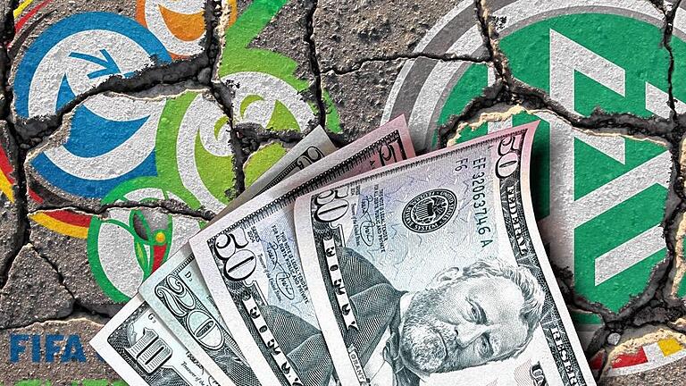 Symbolbild zum Thema gekaufte FIFA Fußball Weltmeisterschaft 2006 in Deutschland durch gezahlte Geld       -  Korruption, Bestechung, Schwarze Kasse: Die Weltmeisterschaft in Deutschland 2006 ist in einen ungewollten Fokus gerückt.