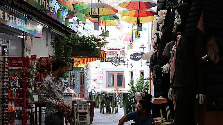 Die Shoppingmeile in Bodrum lädt zum Bummeln ein.
