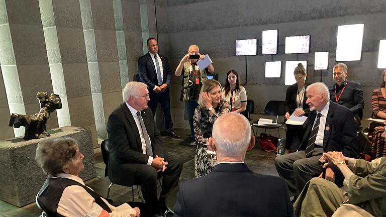 Steinmeier in Polen zu 80 Jahre Warschauer Aufstand - Die letzten noch lebenden Veteranen waren zur Zeit des Warschauer Aufstands Kinder. Steinmeier in Polen zu 80 Jahre Warschauer Aufstand - Die letzten noch lebenden Veteranen waren zur Zeit des Warschauer Aufstands Kinder.
