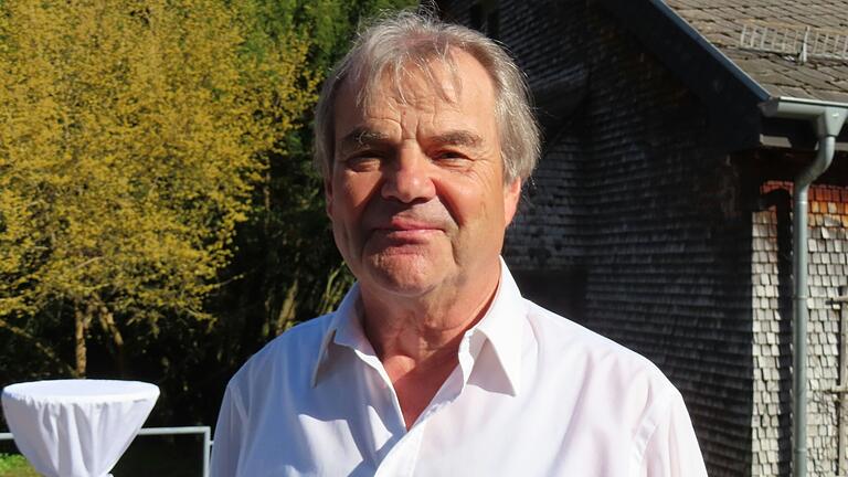 Es sollte über ein halbes Jahrhundert dauern, bis mit Horst Dietz der erste Mann eine Ausbildung in einer scheinbaren Frauendomäne begann. Es sollte über ein halbes Jahrhundert dauern, bis mit Horst Dietz der erste Mann eine Ausbildung in einer scheinbaren Frauendomäne begann.