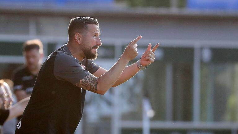 Trainer Markus Zschiesche (FC Würzburger Kickers) hofft auf einen Heimsieg seiner Mannschaft gegen die SpVgg Ansbach.