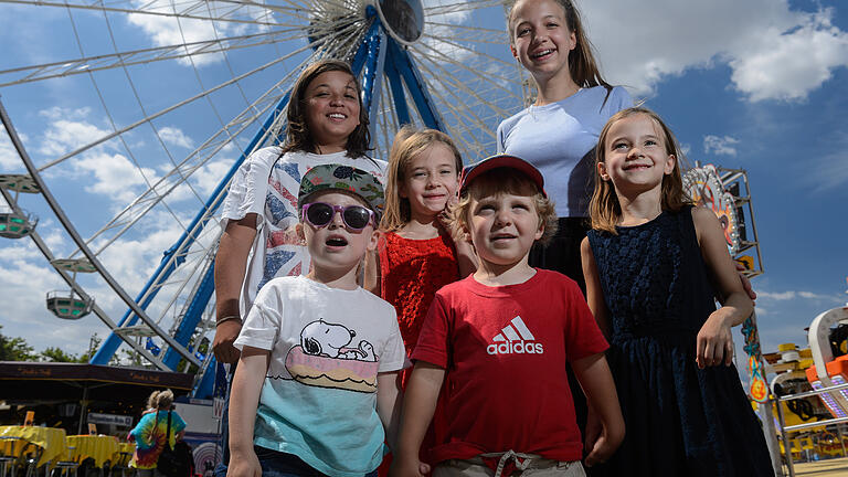 Die Kiliani-Tester der Redaktion (hinten von links): Luque, Linnea und Gwen und (vorne von links) Sophia, Louis und Jade. Foto: Daniel Peter