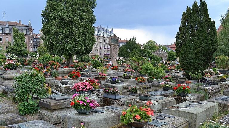 Ausflugsziel für Kulturinteressierte: der Johannis-Friedhof in Nürnberg.