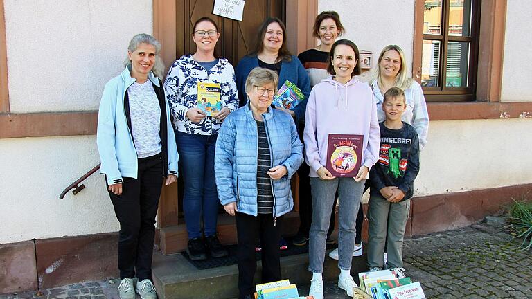 Das Büchereiteam. Das Büchereiteam.