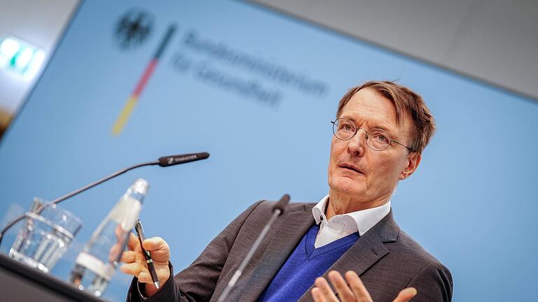 Lauterbach zur Pflegevericherung       -  Setzt sich für die Widerspruchslösung in der Organspende ein: Gesundheitsminister Karl Lauterbach. (Archivbild)