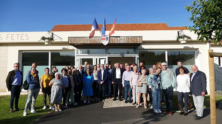 Wiedersehen in Dozulé. 18 Zellerinnen und Zeller besuchten die Partnergemeinde in der Normandie Wiedersehen in Dozulé. 18 Zellerinnen und Zeller besuchten die Partnergemeinde in der Normandie