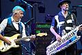 Manfred Mann_s Earth Band spielt auf Freilichtbühne Loreley       -  Musikmachen hält fit: Mick Rogers (links) und Manfred Mann. Am 5. April kommt Manfred Mann's Earth Band in die Würzburger Posthalle.