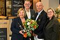 Hoteldirektorin Jasmin Kohlbrecher (v. l.), Dorint-Manager Kirsten Stolle, Fecht-Olympiasieger Alexander Pusch und Pressesprecherin Birgit Borreck freuen sich im Eingangsbereich des neu renovierten Dorint Hotels in Würzburg auf Gäste.