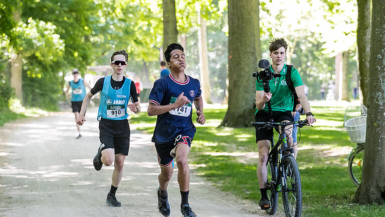 Der MainCity Run von Schweinfurt fand dieses Jahr am Samstag 14.05.22 nach langer Corona Pause erstmals am wunderschönen Baggersee von Schweinfurt statt. Rund 380 Teilnehmer beim 3,2 KM Schülerlauf.