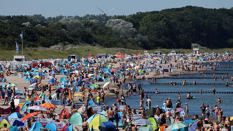 Sommerwetter an der Ostsee       -  Ferien an der see.