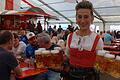Entspannte Feierlaune beim Ochsenfurter Bratwurstfest. Die Zusammenarbeit der Vereine hat das Traditionsfest möglich gemacht.