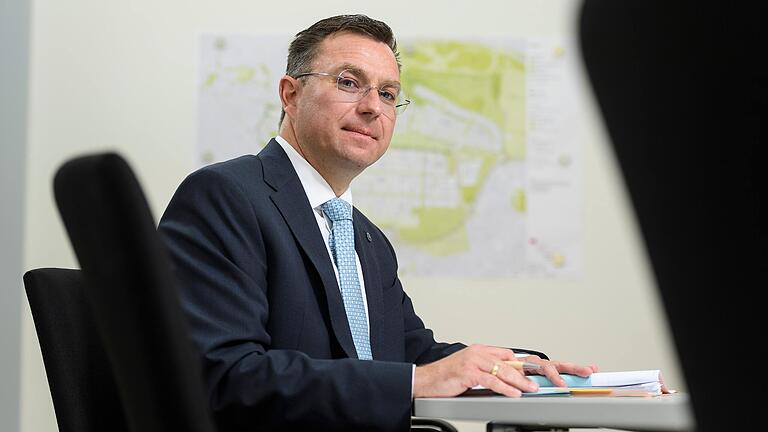 Gab im Stadtrat eine Erklärung zu seinen privaten Immobiliengeschäften in Würzburg ab: der städtische Finanzreferent Robert Scheller. Gab im Stadtrat eine Erklärung zu seinen privaten Immobiliengeschäften in Würzburg ab: der städtische Finanzreferent Robert Scheller.