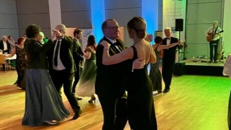 Erstmals nach zwei Jahren Corona-Pause gab es wieder einen Harmonieball im Konferenzzentrum auf der Maininsel in Schweinfurt. Erstmals nach zwei Jahren Corona-Pause gab es wieder einen Harmonieball im Konferenzzentrum auf der Maininsel in Schweinfurt.