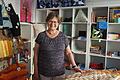 Helga Altdorf in ihrem neu eröffneten Handarbeitsladen 'Stoffkunst am Markt'.