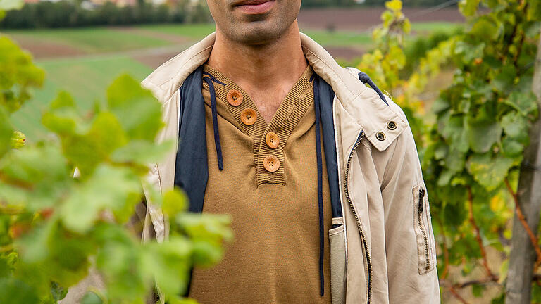 Der Armenier Garnik Harunyan kam vor acht Jahren nach Deutschland, machte eine Ausbildung zum Winzer und arbeitet daran, in Prüßberg sein eigenes Weingut aufzubauen.