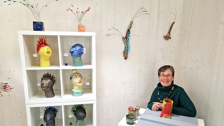 Glas, Holz und Ton - damit schafft Ursula Peterson ihre Objekte. Sie ist eine von sieben Veitshöchheimer Künstlerinnen und Künstlern, die am Wochenende ihre Ateliers öffnen. Glas, Holz und Ton - damit schafft Ursula Peterson ihre Objekte. Sie ist eine von sieben Veitshöchheimer Künstlerinnen und Künstlern, die am Wochenende ihre Ateliers öffnen.