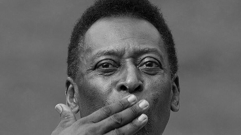 Pele       -  Brasilien wird zukünftig am 19. November den &bdquo;König-Pelé-Tag&rdquo; feiern.