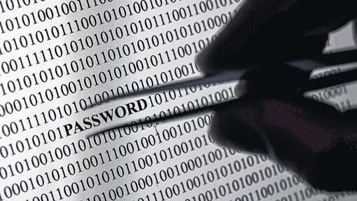 Zunehmende Internetkriminalität: Auch immer mehr der knapp 26 000 Menschen im Einzugsbereich der Polizeiinspektion Gerolzhofen werden auf diesem Gebiet zu Opfern, wie die neueste Statistik für das Jahr 2013 ausweist. Im Zweifelsfall sollte man sich immer an die Polizei wenden, so der Rat.