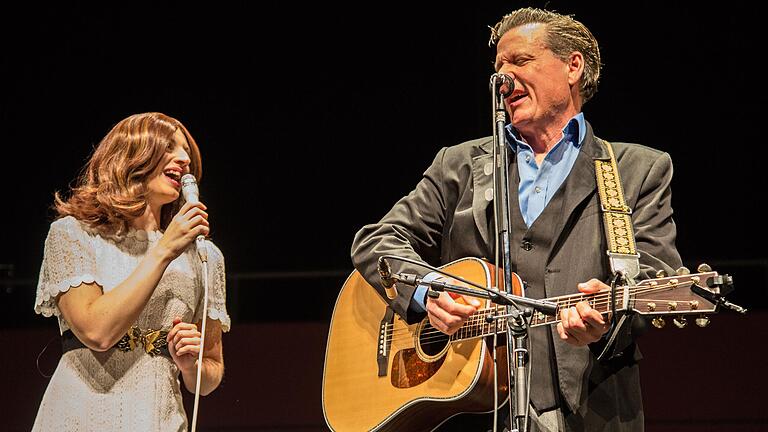 Kongeniales Duo: Robert Tyson als Johnny Cash und Valeska Kunath als June Carter-Cash.