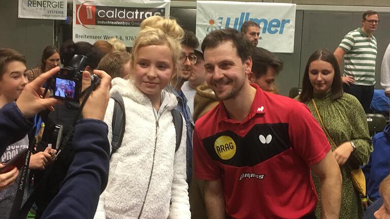 Gefragt: Timo Boll ließ sich gerne fotografieren in Bad Königshofen nach dem 3:1-Sieg seiner Borussia Düsseldorf.