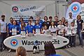 Sie vertreten das BRK Rhön-Grabfeld beim Bezirkswettbewerb in Miltenberg, die Wasserwachten aus Mellrichstadt und Wülfershausen. Unser Bild zeigt sie mit (von links): Stefan Bergmann (stellv. Vorsitzender der Kreiswasserwacht), Sebastian Bender und Ann-Kathrin Pfister (Kreisjugendleitung).