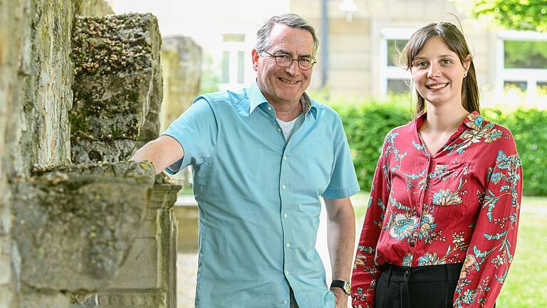 'Das Wichtigste ist, dass wir die Menschen für uns gewinnen. Wenn ich das nicht schaffe, verliere ich das Denkmal.' Der Leitspruch von Hans-Christof Haas liegt auch seiner Nachfolgerin Jarah Urak am Herzen. Sie ist die neue Gebietsreferentin für Stadt und Landkreis Schweinfurt am Landesamt für Denkmalpflege.