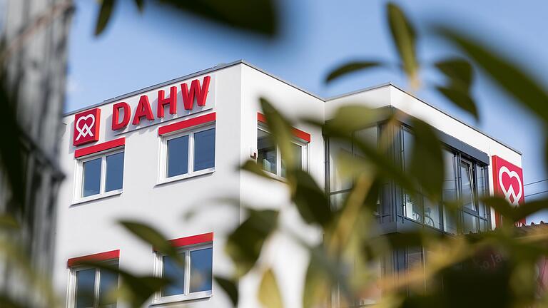 Die DAHW-Zentrale in der Würzburger Raiffeisenstraße.