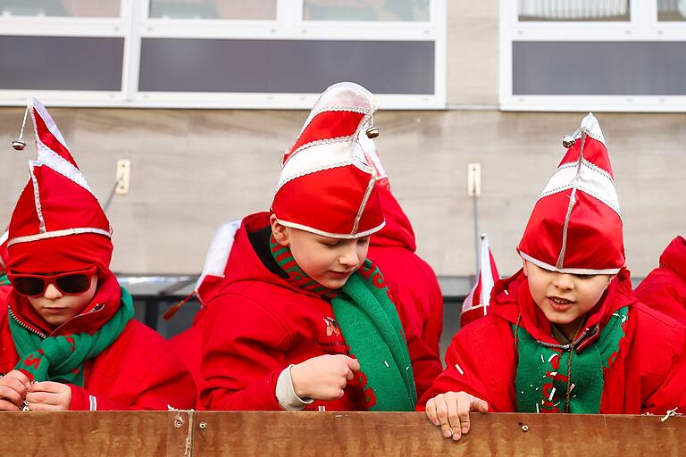 'Fasching durch die rote Brille oder ganz ohne Durchblick? 'Fasching durch die rote Brille oder ganz ohne Durchblick?