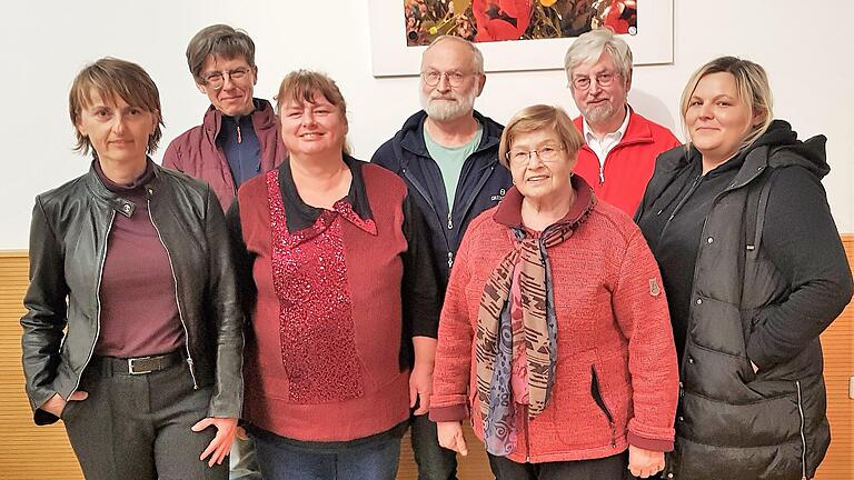 Die neugewählte Vorstandschaft der Tafel Marktheidenfeld (von links): Angelika Reusch-Popp, Heike Brehm, Sigrid Horn, Oswald Fischer, Irene Väth, Klaus Roos und Lisa-Marie Hecht. Die neugewählte Vorstandschaft der Tafel Marktheidenfeld (von links): Angelika Reusch-Popp, Heike Brehm, Sigrid Horn, Oswald Fischer, Irene Väth, Klaus Roos und Lisa-Marie Hecht.