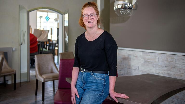 Langer Leerstand ist beendet: Seit Juni herrscht neues Leben in der ehemaligen Kultkneipe Café Wiener in Bad Neustadt. Neue Chefin ist Franziska Schirber. Langer Leerstand ist beendet: Seit Juni herrscht neues Leben in der ehemaligen Kultkneipe Café Wiener in Bad Neustadt. Neue Chefin ist Franziska Schirber.