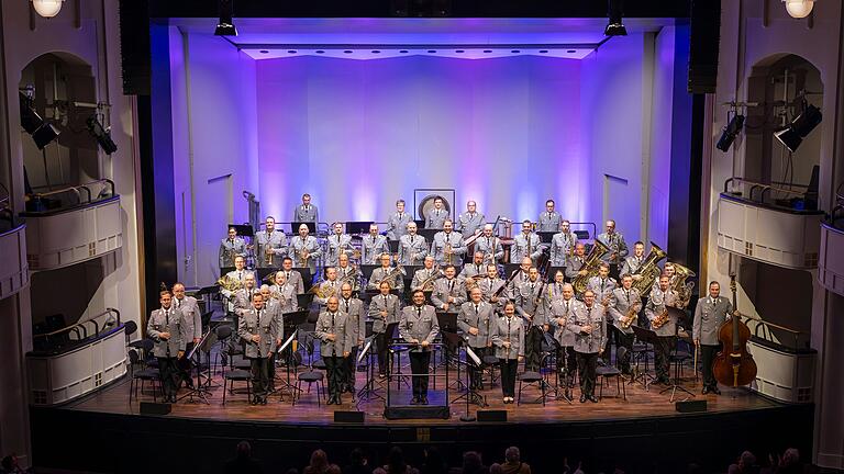  Das Heeresmusikkorps Veitshöchheim spielt traditionsreiche Märsche ebenso wie Klassik und Pop.(Archivbild) Das Heeresmusikkorps Veitshöchheim spielt traditionsreiche Märsche ebenso wie Klassik und Pop.(Archivbild)