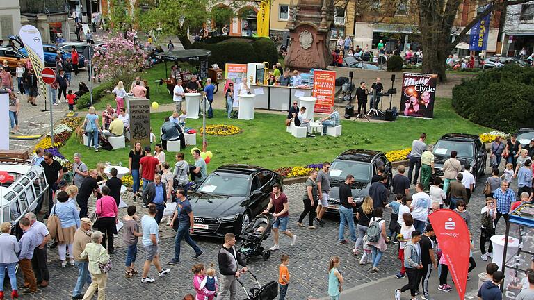 Zum Kitzinger Frühling werden auch in diesem Jahr wieder tausende Besucher in der Großen Kreisstadt erwartet. Zum Kitzinger Frühling werden auch in diesem Jahr wieder tausende Besucher in der Großen Kreisstadt erwartet.