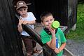 Lenny (4 Jahre, links) und Leo (7) bezeichneten sich als 'Abenteuermenschen'. Foto: Philipp Bauernschubert       -  Lenny (4 Jahre, links) und Leo (7) bezeichneten sich als 'Abenteuermenschen'. Foto: Philipp Bauernschubert