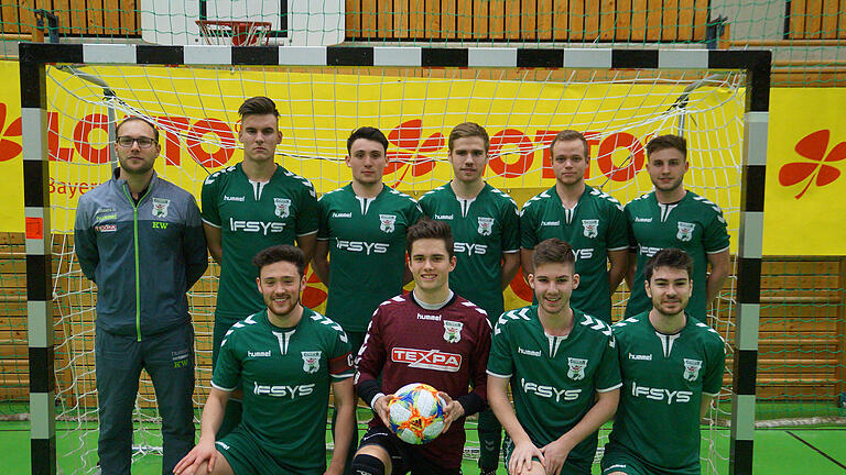 Bei der Futsal-Kreismeisterschaft in Mellrichstadt verteidigt der SV Burgwallbach/Bad Neustadt seinen Titel und löst gemeinsam mit dem TSV Großbardorf II das Ticket für die Bezirksmeisterschaft.