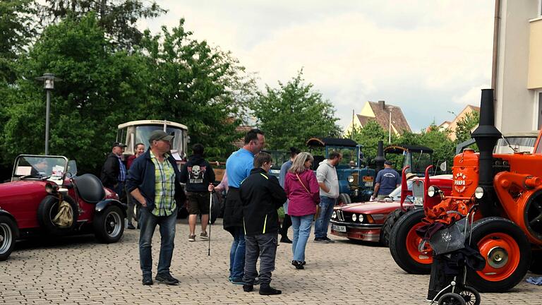 Oldtimer waren in Ebenhausen ausgestellt.       -  Oldtimer waren in Ebenhausen ausgestellt.