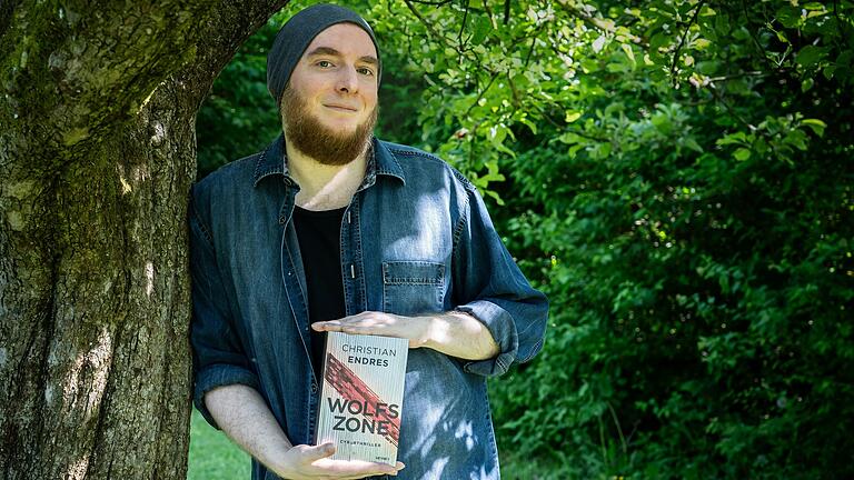 Der Würzburger Autor Christian Endres hat am 15. Mai seinen neuesten Roman 'Wolfszone' veröffentlicht. Bei seiner Entstehung spielte der unterfränkische Wolf eine wichtige Rolle.