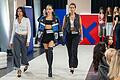 Kandidatin Laura aus Würzburg (Mitte) nimmt an der 20. Staffel der Prosieben Fernsehsendung Germanys Next Topmodel teil.