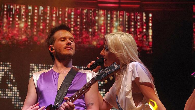 Die Tribute-Show „ABBA in Concert“ begeisterte im Regentenbau von Bad Kissingen. - Die Tribute-Show „ABBA in Concert“ begeisterte im Regentenbau von Bad Kissingen. Die Tribute-Show „ABBA in Concert“ begeisterte im Regentenbau von Bad Kissingen. - Die Tribute-Show „ABBA in Concert“ begeisterte im Regentenbau von Bad Kissingen.