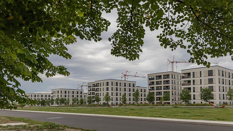 Im neuen Stadtviertel: Stadtbau-Wohnhäuser am Hubland.