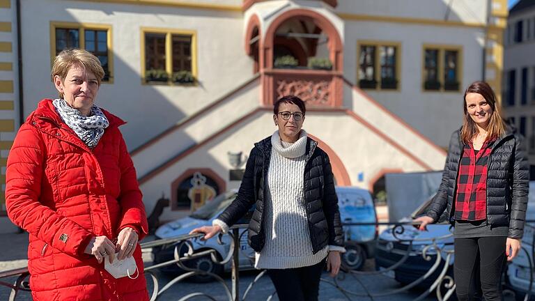 Sie leiten Volkachs städtische Kindergärten und fragen sich, wie es nach zwei Jahren Corna-Pandemie weitergeht (von links): Christine Sendner (Obervolkach), Petra Friesl (Gaibach) und Franziska Wagner (Volkach).