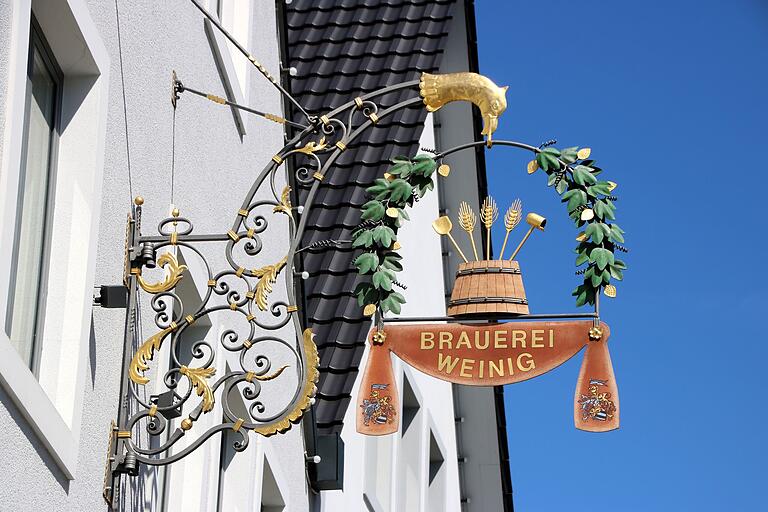 Mit Aushängeschild: Eine Reihe von Brauerei-Gasthöfen in Unterfranken bietet fränkische Klassiker zum Essen - wie Weinigs in Gerolzhofen. Mit Aushängeschild: Eine Reihe von Brauerei-Gasthöfen in Unterfranken bietet fränkische Klassiker zum Essen - wie Weinigs in Gerolzhofen.
