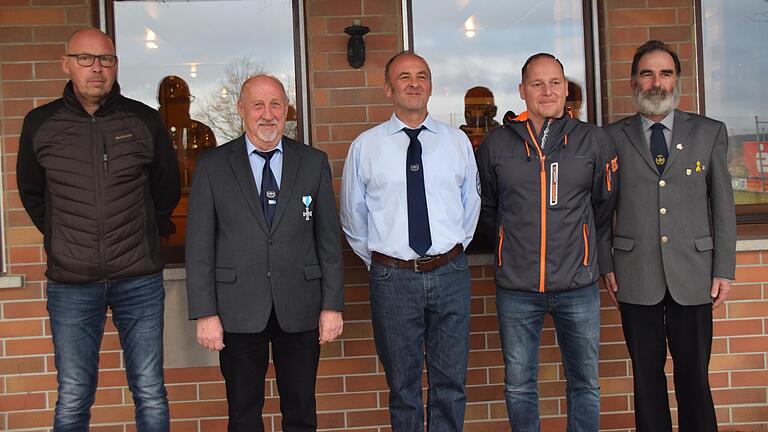 Auf dem Foto der Vorstand von links: Uwe Beyer, Alois Reichert, Volker Zinßler, Terry Wappes und Günter Neundorf.